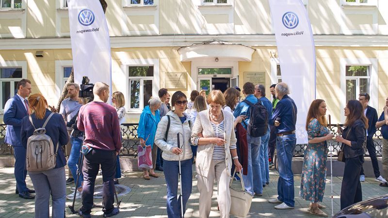 Volkswagen открыл первые озвученные маршруты для незрячих людей